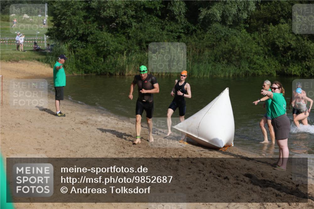 21.06.2026 - 29. Vierlanden-Triathlon Andreas Tolksdorf http://msf.ph/oto/9852687 21.06.2026 08:35:06 Schwimmen 79, 216 meine-sportfotos.de