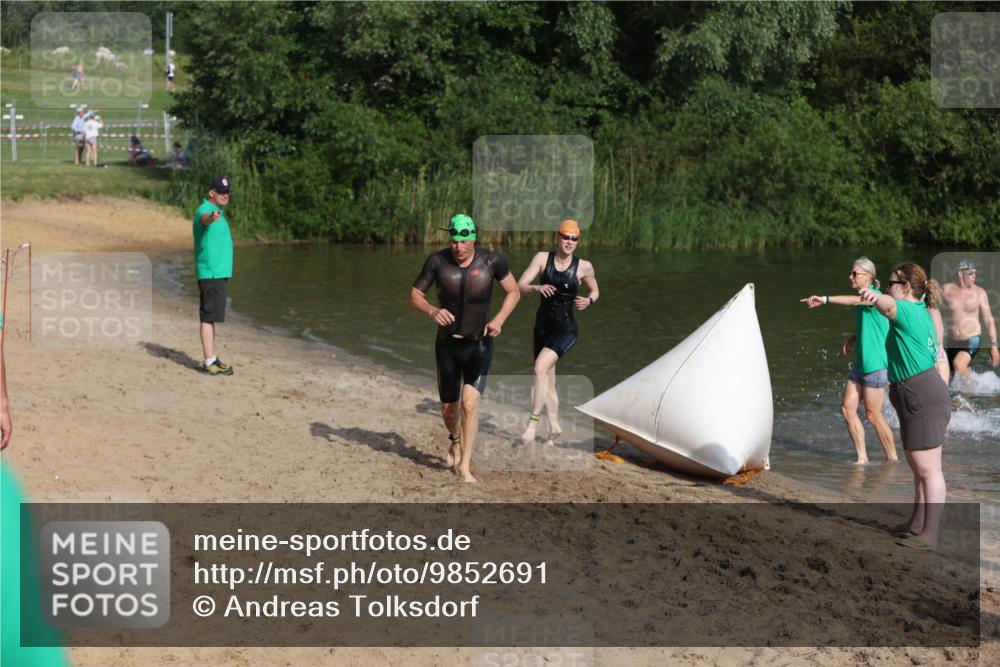 21.06.2026 - 29. Vierlanden-Triathlon Andreas Tolksdorf http://msf.ph/oto/9852691 21.06.2026 08:35:07 Schwimmen 79, 216 meine-sportfotos.de