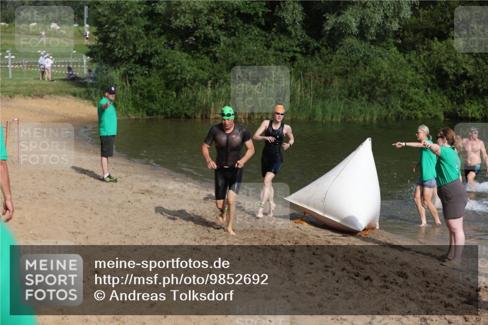 21.06.2026 - 29. Vierlanden-Triathlon Andreas Tolksdorf http://msf.ph/oto/9852692 21.06.2026 08:35:07 Schwimmen 79, 216 meine-sportfotos.de