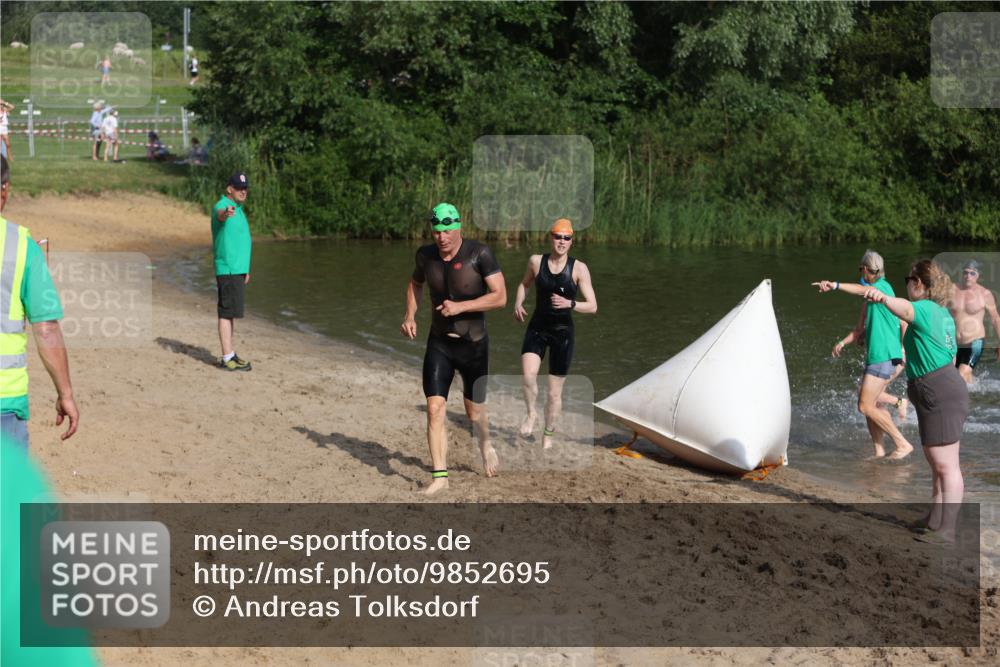 21.06.2026 - 29. Vierlanden-Triathlon Andreas Tolksdorf http://msf.ph/oto/9852695 21.06.2026 08:35:07 Schwimmen 79, 216 meine-sportfotos.de