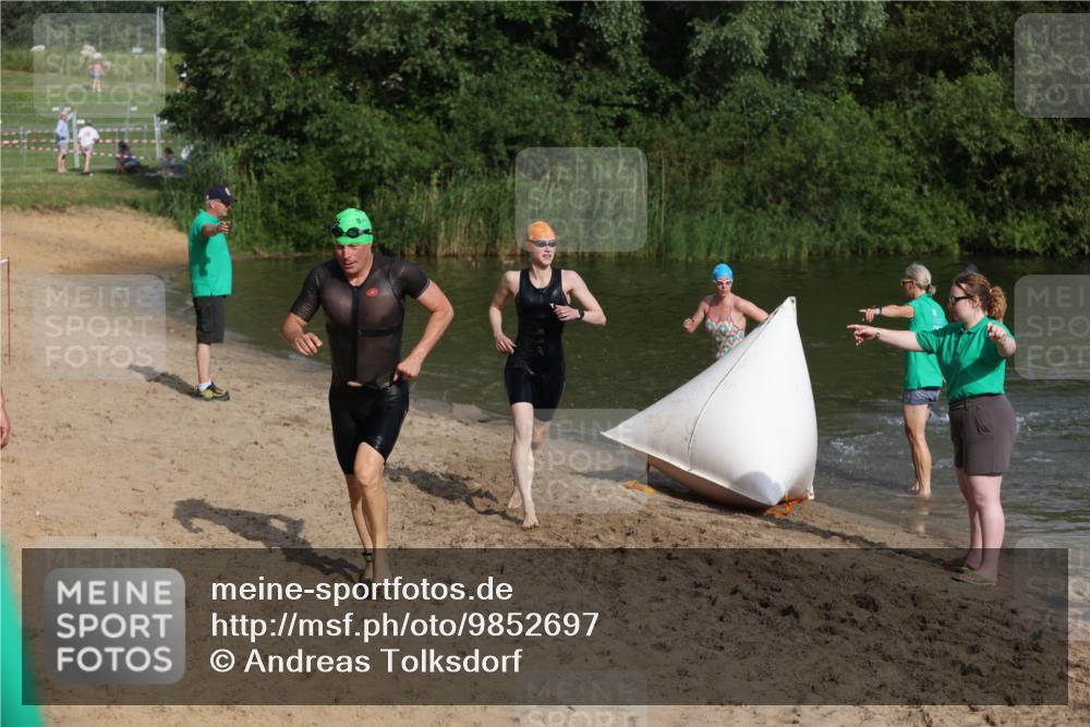 21.06.2026 - 29. Vierlanden-Triathlon Andreas Tolksdorf http://msf.ph/oto/9852697 21.06.2026 08:35:08 Schwimmen 79, 216 meine-sportfotos.de