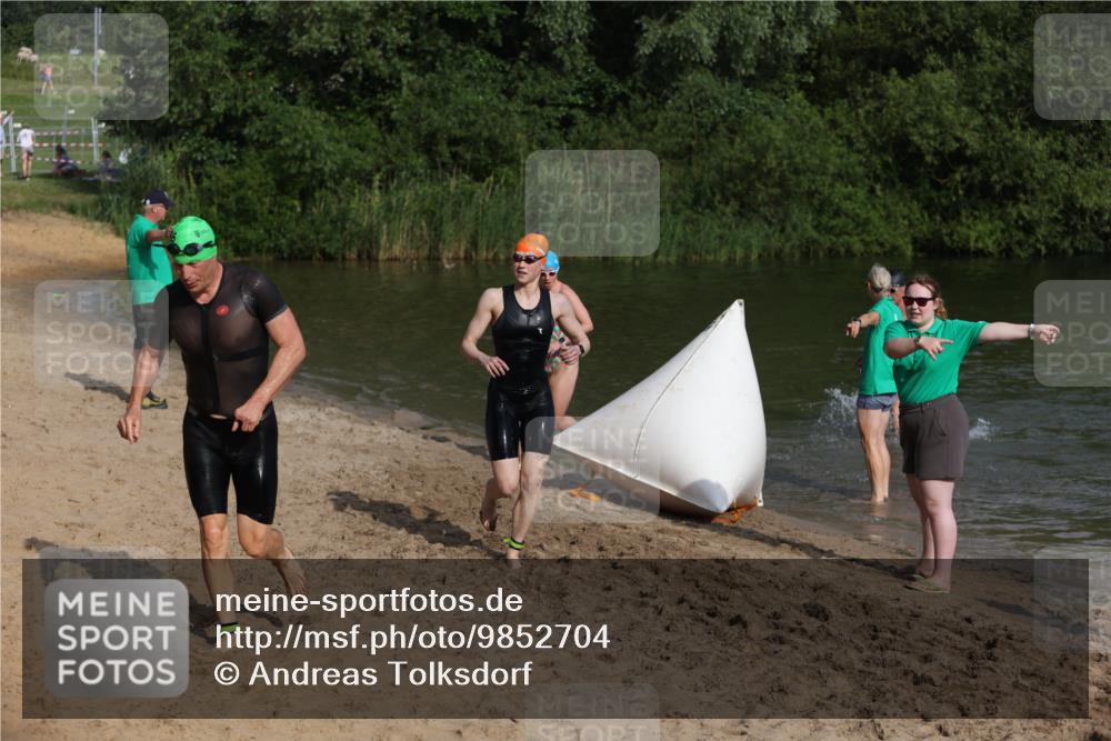 21.06.2026 - 29. Vierlanden-Triathlon Andreas Tolksdorf http://msf.ph/oto/9852704 21.06.2026 08:35:09 Schwimmen 79, 216 meine-sportfotos.de