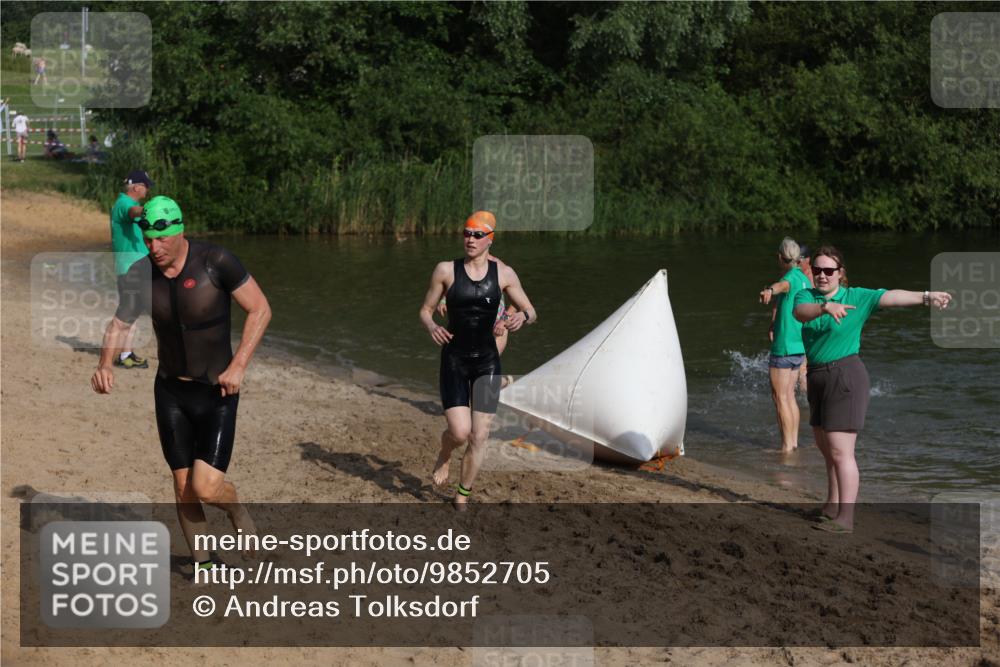 21.06.2026 - 29. Vierlanden-Triathlon Andreas Tolksdorf http://msf.ph/oto/9852705 21.06.2026 08:35:09 Schwimmen 79, 216 meine-sportfotos.de