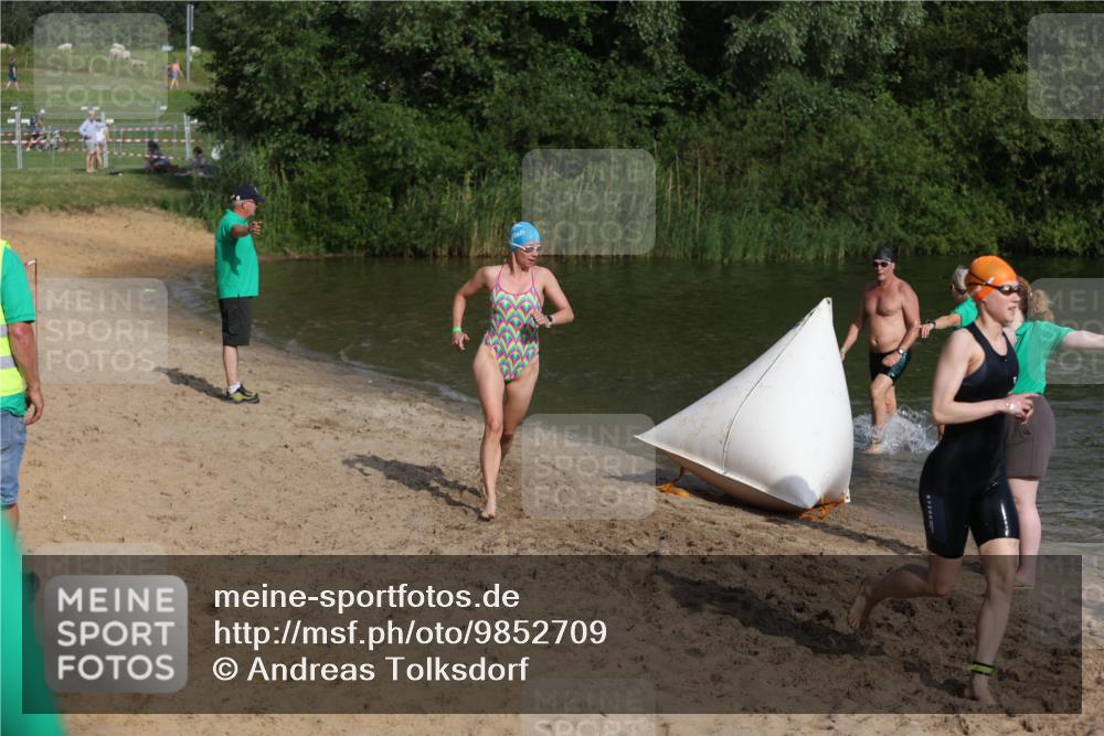 21.06.2026 - 29. Vierlanden-Triathlon Andreas Tolksdorf http://msf.ph/oto/9852709 21.06.2026 08:35:10 Schwimmen 79, 216 meine-sportfotos.de