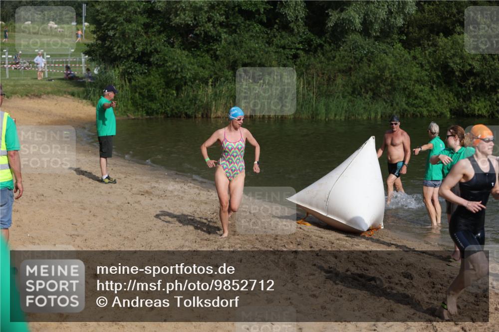 21.06.2026 - 29. Vierlanden-Triathlon Andreas Tolksdorf http://msf.ph/oto/9852712 21.06.2026 08:35:10 Schwimmen 79, 216 meine-sportfotos.de