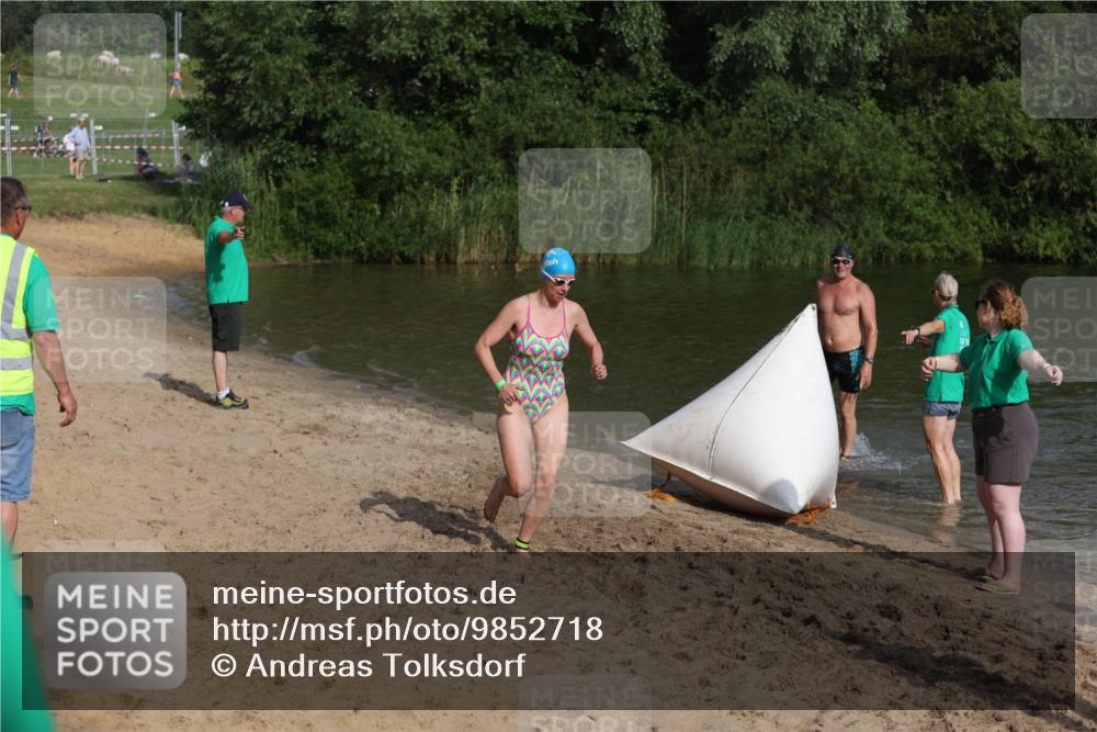 21.06.2026 - 29. Vierlanden-Triathlon Andreas Tolksdorf http://msf.ph/oto/9852718 21.06.2026 08:35:10 Schwimmen 79, 216 meine-sportfotos.de