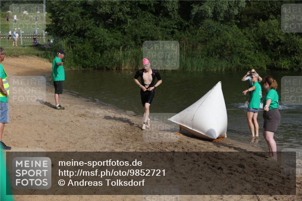 21.06.2026 - 29. Vierlanden-Triathlon Andreas Tolksdorf http://msf.ph/oto/9852721 21.06.2026 08:35:17 Schwimmen 23, 49, 79 meine-sportfotos.de