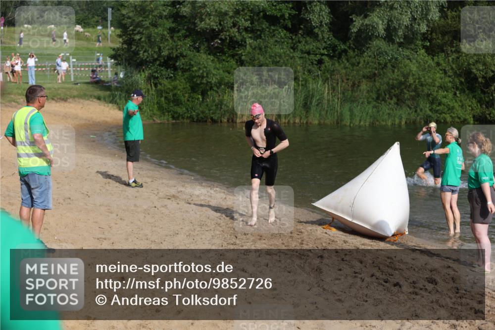 21.06.2026 - 29. Vierlanden-Triathlon Andreas Tolksdorf http://msf.ph/oto/9852726 21.06.2026 08:35:17 Schwimmen 23, 49, 79 meine-sportfotos.de