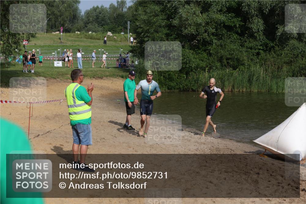 21.06.2026 - 29. Vierlanden-Triathlon Andreas Tolksdorf http://msf.ph/oto/9852731 21.06.2026 08:35:22 Schwimmen 23, 49, 79 meine-sportfotos.de