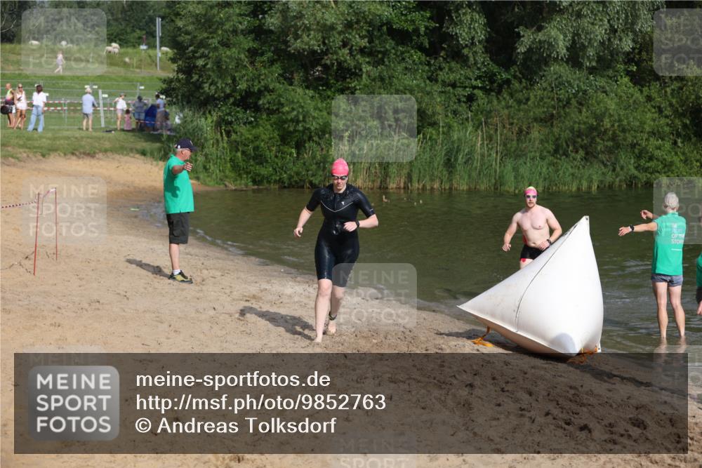 21.06.2026 - 29. Vierlanden-Triathlon Andreas Tolksdorf http://msf.ph/oto/9852763 21.06.2026 08:35:41 Schwimmen  meine-sportfotos.de