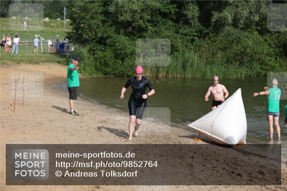 21.06.2026 - 29. Vierlanden-Triathlon Andreas Tolksdorf http://msf.ph/oto/9852764 21.06.2026 08:35:41 Schwimmen  meine-sportfotos.de
