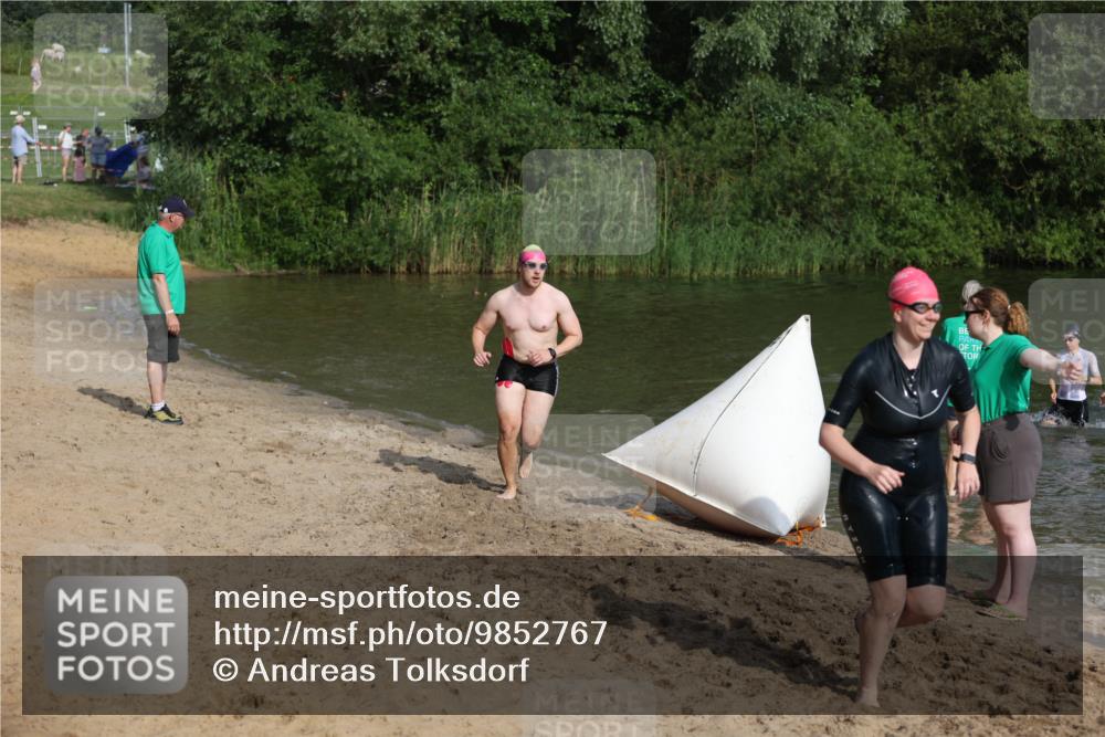 21.06.2026 - 29. Vierlanden-Triathlon Andreas Tolksdorf http://msf.ph/oto/9852767 21.06.2026 08:35:43 Schwimmen  meine-sportfotos.de