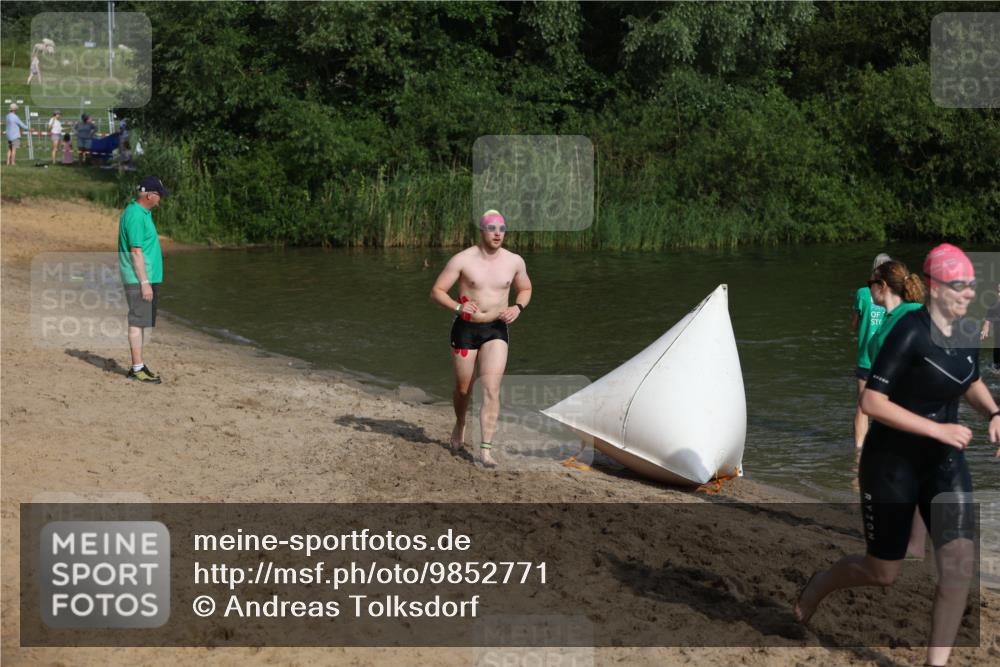 21.06.2026 - 29. Vierlanden-Triathlon Andreas Tolksdorf http://msf.ph/oto/9852771 21.06.2026 08:35:43 Schwimmen  meine-sportfotos.de