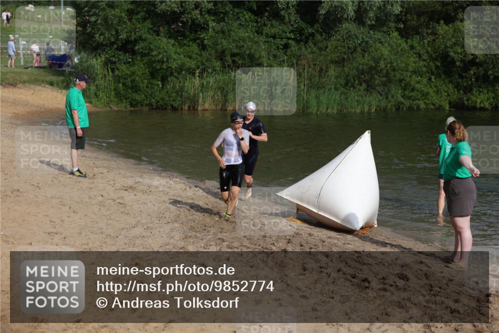 21.06.2026 - 29. Vierlanden-Triathlon Andreas Tolksdorf http://msf.ph/oto/9852774 21.06.2026 08:35:49 Schwimmen  meine-sportfotos.de