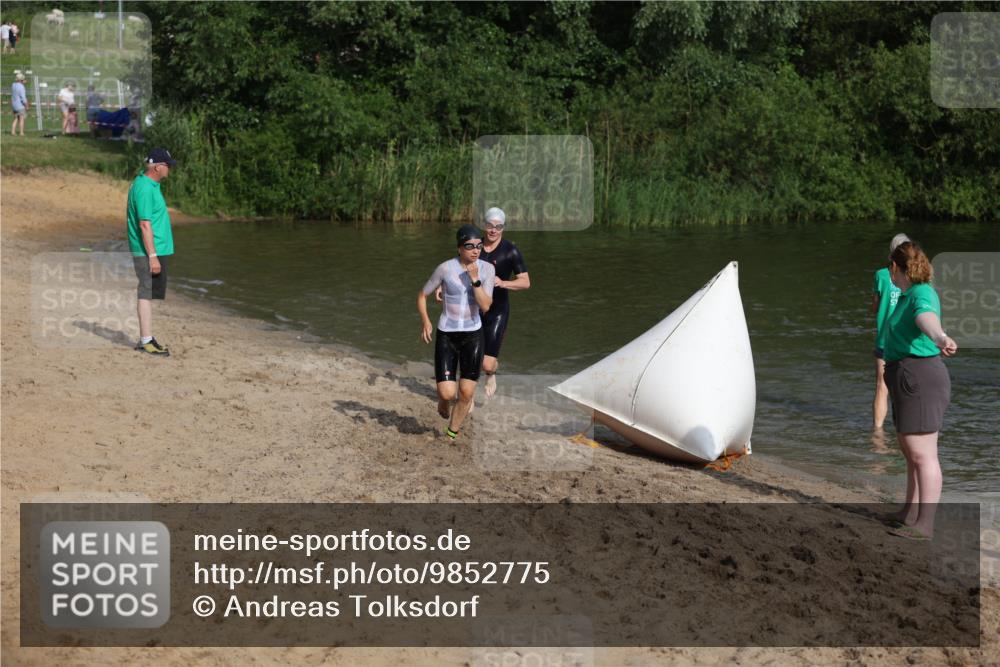 21.06.2026 - 29. Vierlanden-Triathlon Andreas Tolksdorf http://msf.ph/oto/9852775 21.06.2026 08:35:49 Schwimmen  meine-sportfotos.de