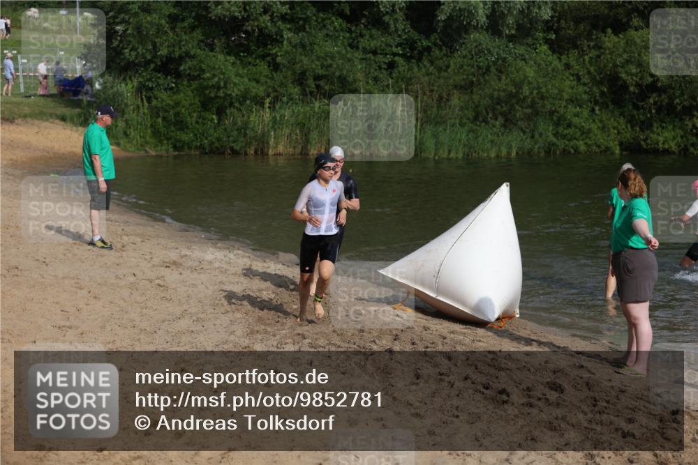 21.06.2026 - 29. Vierlanden-Triathlon Andreas Tolksdorf http://msf.ph/oto/9852781 21.06.2026 08:35:49 Schwimmen  meine-sportfotos.de