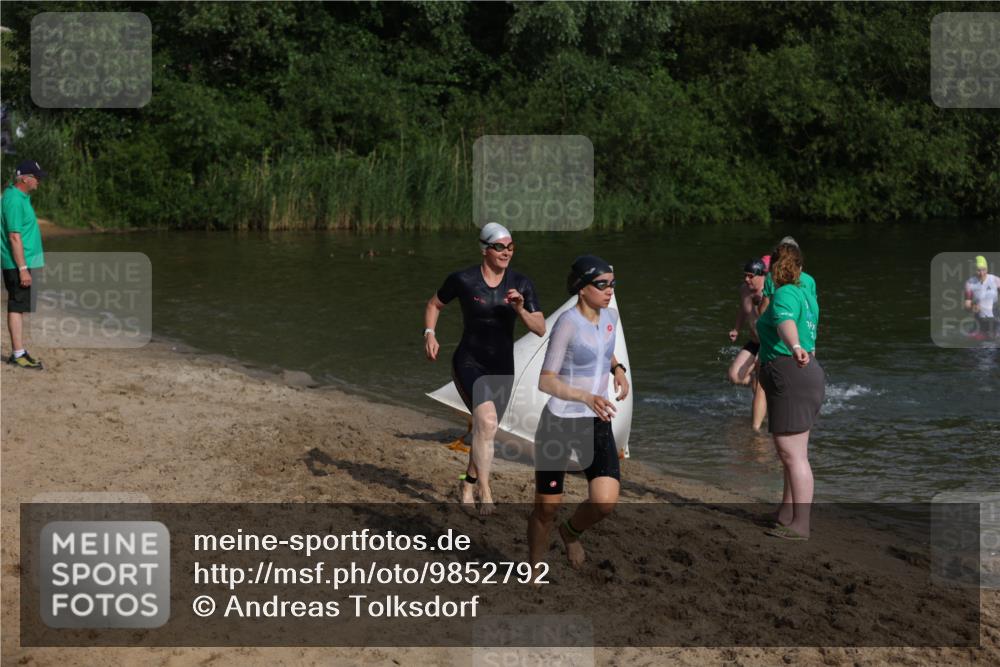 21.06.2026 - 29. Vierlanden-Triathlon Andreas Tolksdorf http://msf.ph/oto/9852792 21.06.2026 08:35:50 Schwimmen  meine-sportfotos.de