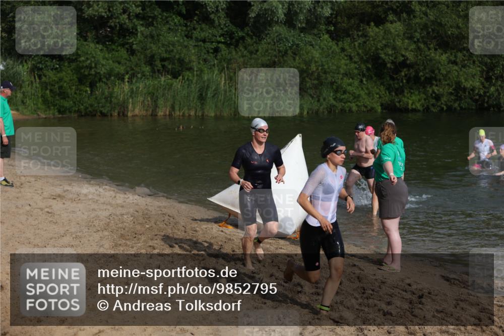 21.06.2026 - 29. Vierlanden-Triathlon Andreas Tolksdorf http://msf.ph/oto/9852795 21.06.2026 08:35:51 Schwimmen  meine-sportfotos.de