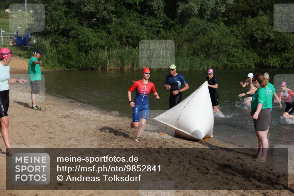 21.06.2026 - 29. Vierlanden-Triathlon Andreas Tolksdorf http://msf.ph/oto/9852841 21.06.2026 08:36:11 Schwimmen  meine-sportfotos.de