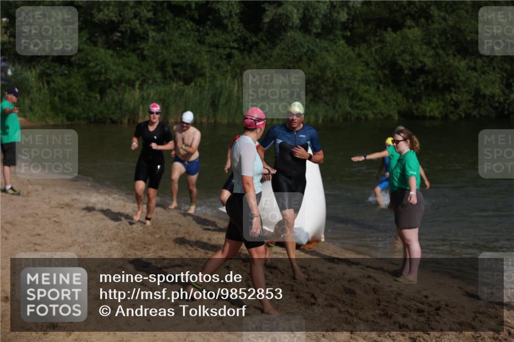 21.06.2026 - 29. Vierlanden-Triathlon Andreas Tolksdorf http://msf.ph/oto/9852853 21.06.2026 08:36:14 Schwimmen  meine-sportfotos.de