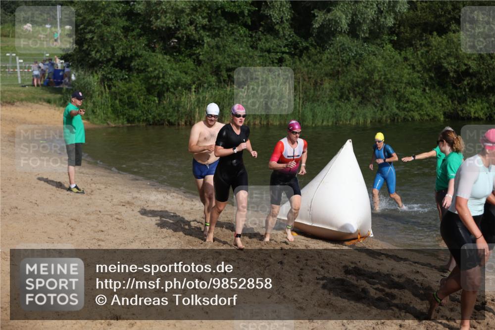 21.06.2026 - 29. Vierlanden-Triathlon Andreas Tolksdorf http://msf.ph/oto/9852858 21.06.2026 08:36:15 Schwimmen  meine-sportfotos.de