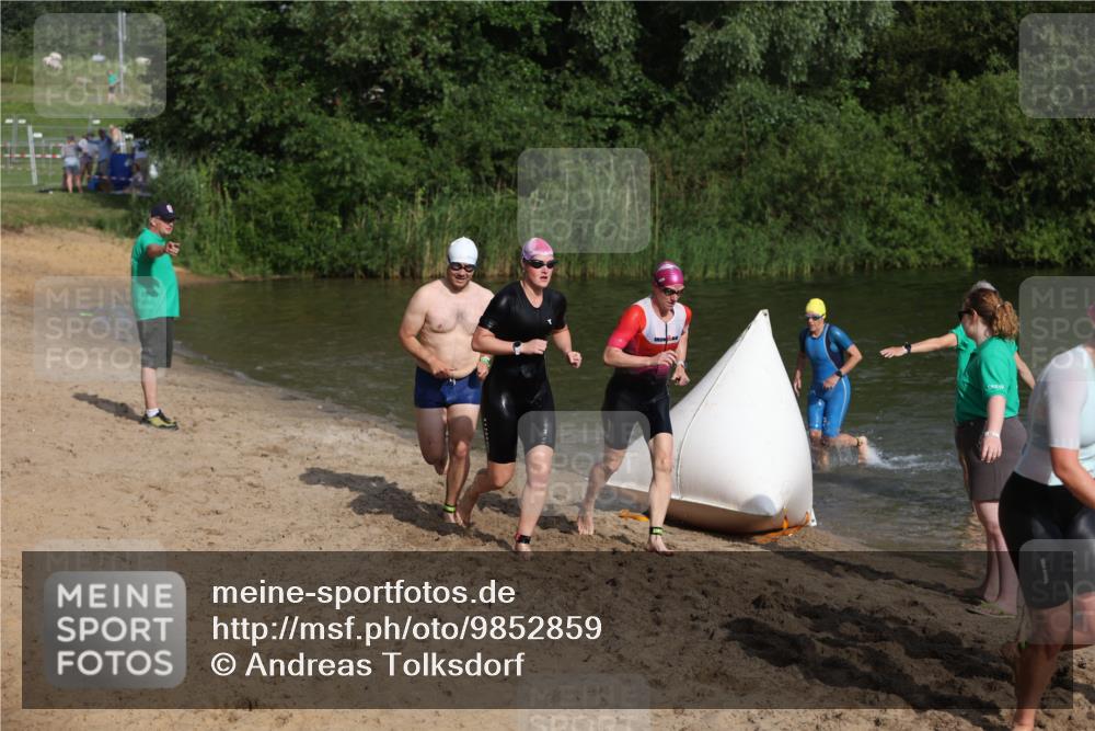 21.06.2026 - 29. Vierlanden-Triathlon Andreas Tolksdorf http://msf.ph/oto/9852859 21.06.2026 08:36:15 Schwimmen  meine-sportfotos.de
