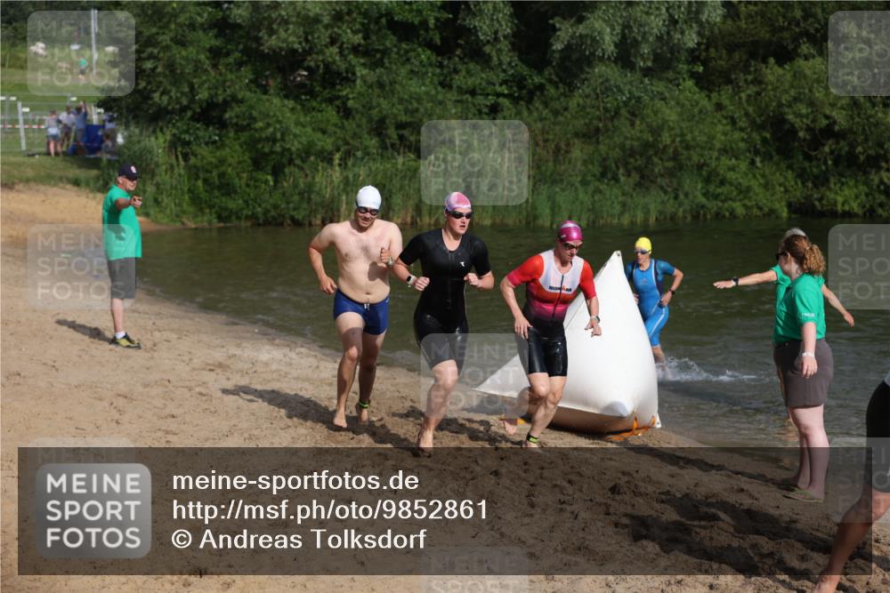 21.06.2026 - 29. Vierlanden-Triathlon Andreas Tolksdorf http://msf.ph/oto/9852861 21.06.2026 08:36:15 Schwimmen  meine-sportfotos.de