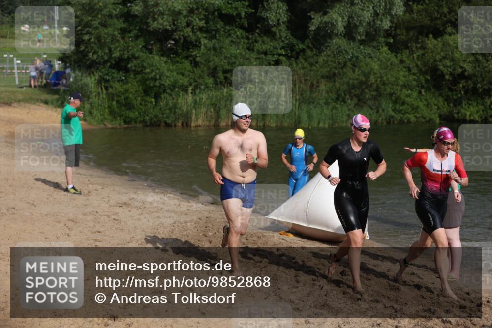 21.06.2026 - 29. Vierlanden-Triathlon Andreas Tolksdorf http://msf.ph/oto/9852868 21.06.2026 08:36:16 Schwimmen  meine-sportfotos.de