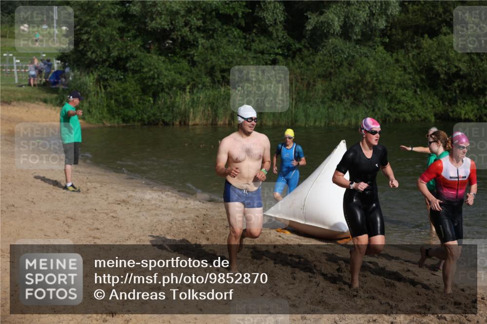21.06.2026 - 29. Vierlanden-Triathlon Andreas Tolksdorf http://msf.ph/oto/9852870 21.06.2026 08:36:16 Schwimmen  meine-sportfotos.de