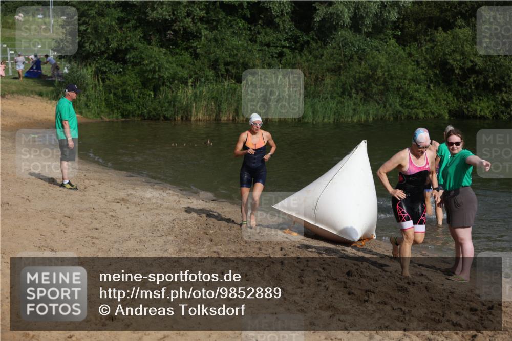 21.06.2026 - 29. Vierlanden-Triathlon Andreas Tolksdorf http://msf.ph/oto/9852889 21.06.2026 08:36:26 Schwimmen  meine-sportfotos.de