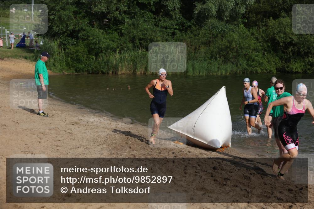 21.06.2026 - 29. Vierlanden-Triathlon Andreas Tolksdorf http://msf.ph/oto/9852897 21.06.2026 08:36:26 Schwimmen  meine-sportfotos.de