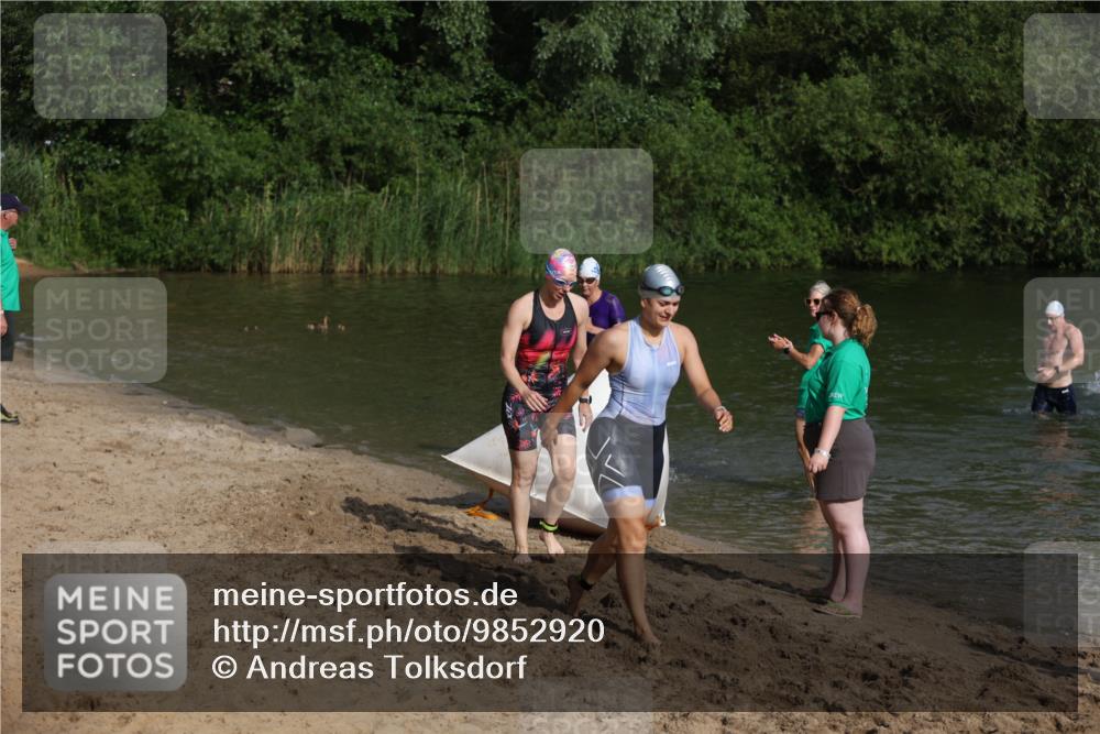 21.06.2026 - 29. Vierlanden-Triathlon Andreas Tolksdorf http://msf.ph/oto/9852920 21.06.2026 08:36:32 Schwimmen 207 meine-sportfotos.de