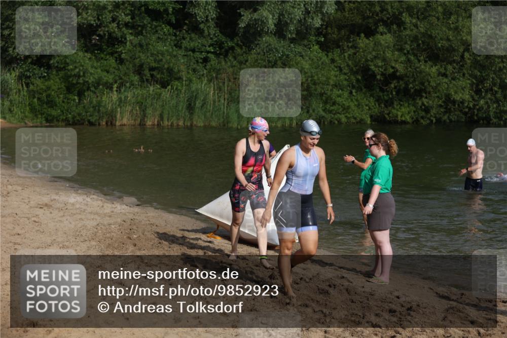 21.06.2026 - 29. Vierlanden-Triathlon Andreas Tolksdorf http://msf.ph/oto/9852923 21.06.2026 08:36:32 Schwimmen 207 meine-sportfotos.de