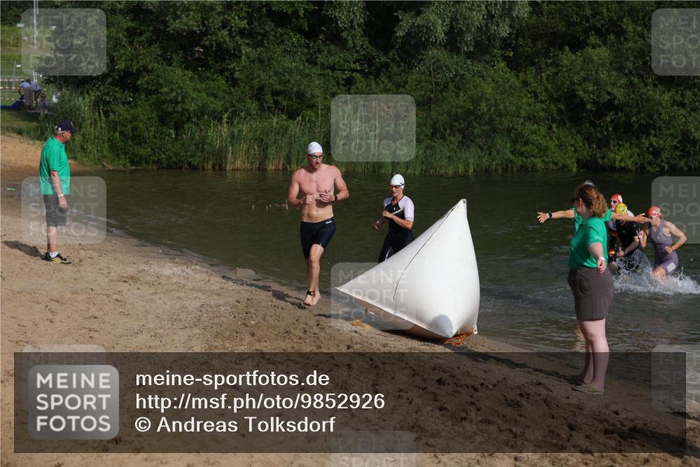 21.06.2026 - 29. Vierlanden-Triathlon Andreas Tolksdorf http://msf.ph/oto/9852926 21.06.2026 08:36:37 Schwimmen 207, 211 meine-sportfotos.de