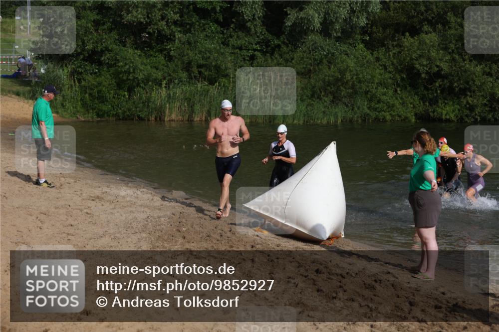 21.06.2026 - 29. Vierlanden-Triathlon Andreas Tolksdorf http://msf.ph/oto/9852927 21.06.2026 08:36:37 Schwimmen 207, 211 meine-sportfotos.de