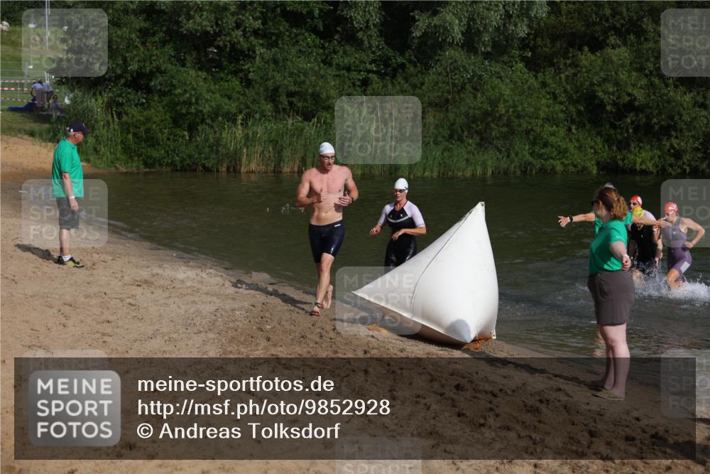 21.06.2026 - 29. Vierlanden-Triathlon Andreas Tolksdorf http://msf.ph/oto/9852928 21.06.2026 08:36:37 Schwimmen 207, 211 meine-sportfotos.de