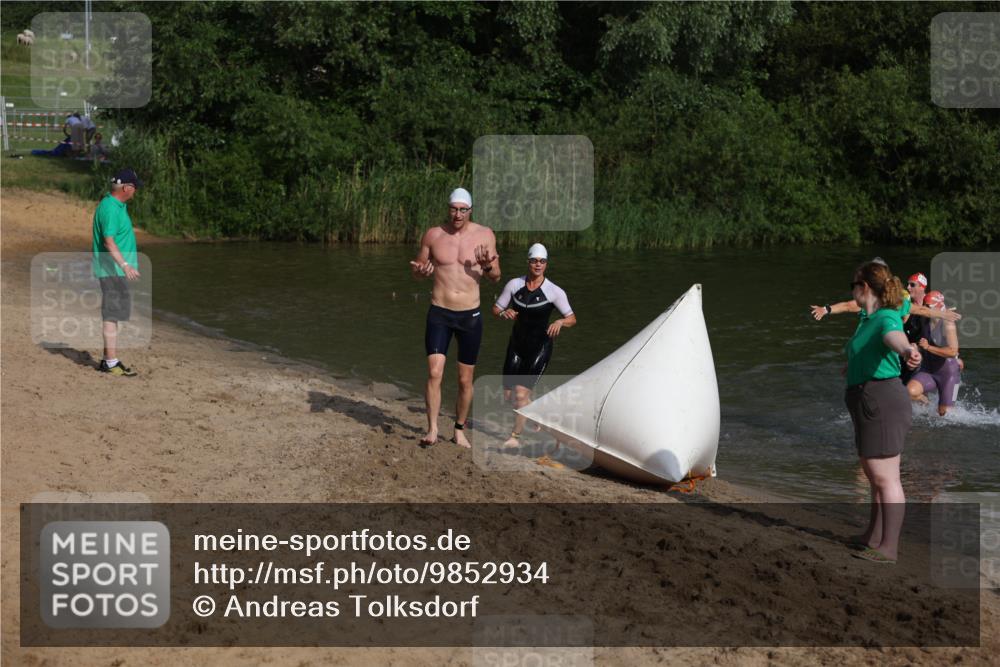 21.06.2026 - 29. Vierlanden-Triathlon Andreas Tolksdorf http://msf.ph/oto/9852934 21.06.2026 08:36:38 Schwimmen 207, 211 meine-sportfotos.de