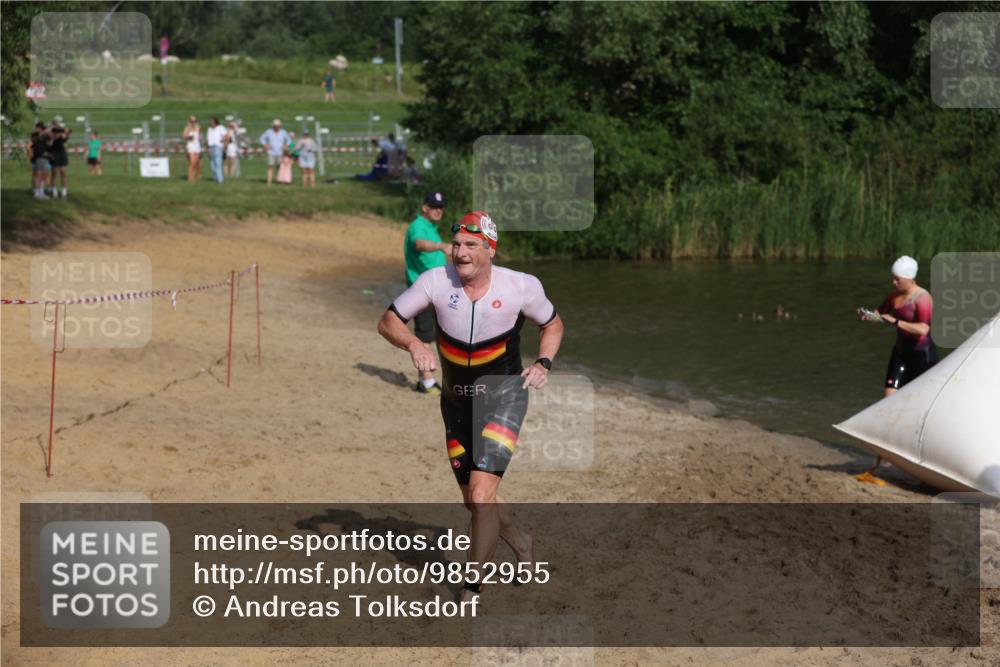 21.06.2026 - 29. Vierlanden-Triathlon Andreas Tolksdorf http://msf.ph/oto/9852955 21.06.2026 08:36:46 Schwimmen 207, 211 meine-sportfotos.de