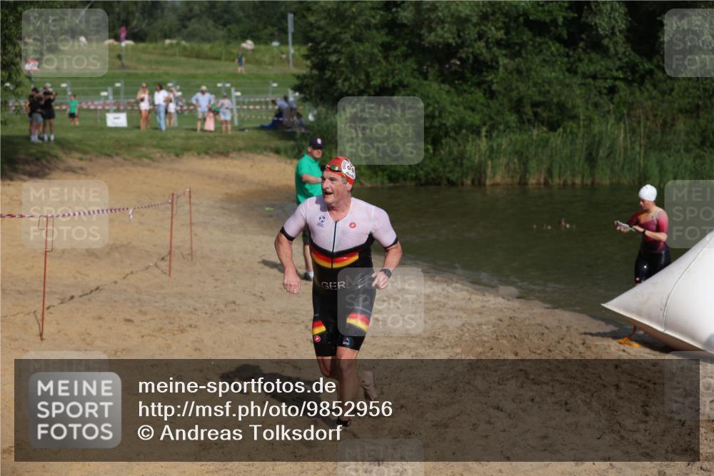 21.06.2026 - 29. Vierlanden-Triathlon Andreas Tolksdorf http://msf.ph/oto/9852956 21.06.2026 08:36:46 Schwimmen 207, 211 meine-sportfotos.de