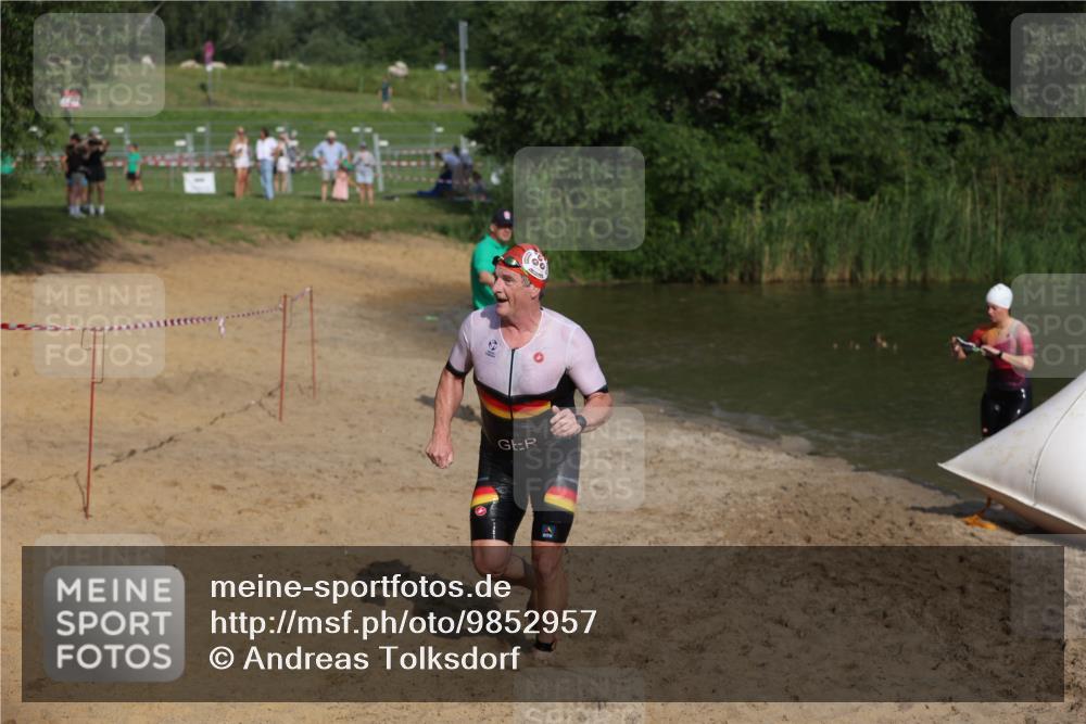 21.06.2026 - 29. Vierlanden-Triathlon Andreas Tolksdorf http://msf.ph/oto/9852957 21.06.2026 08:36:46 Schwimmen 207, 211 meine-sportfotos.de