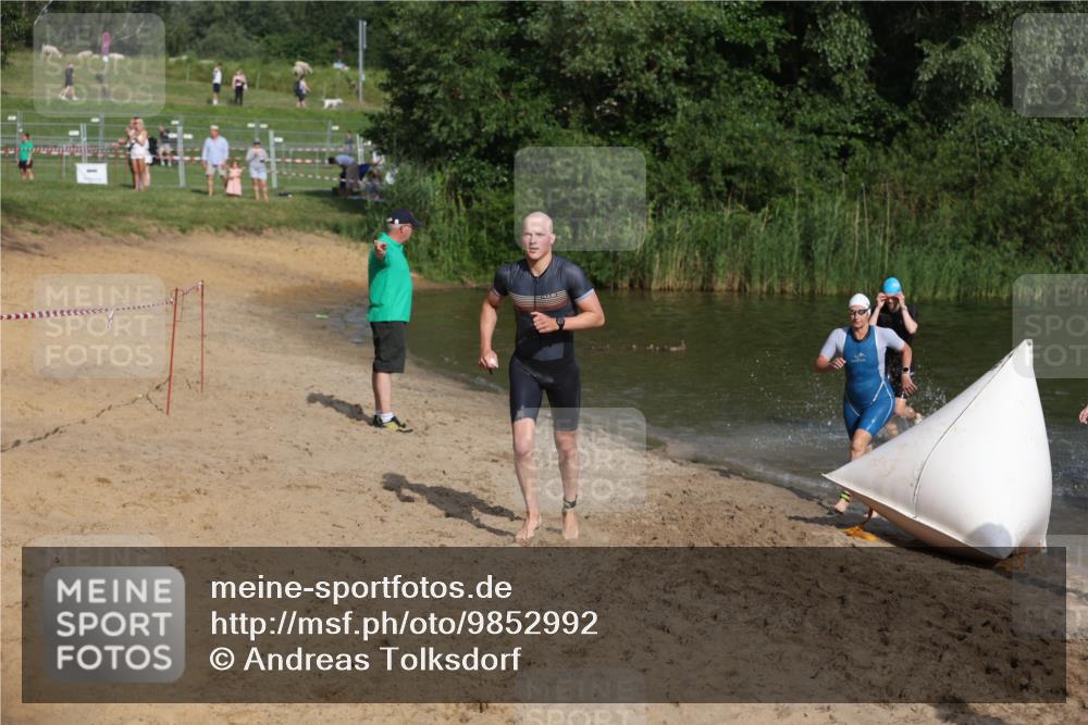 21.06.2026 - 29. Vierlanden-Triathlon Andreas Tolksdorf http://msf.ph/oto/9852992 21.06.2026 08:37:05 Schwimmen 24, 30, 63 meine-sportfotos.de