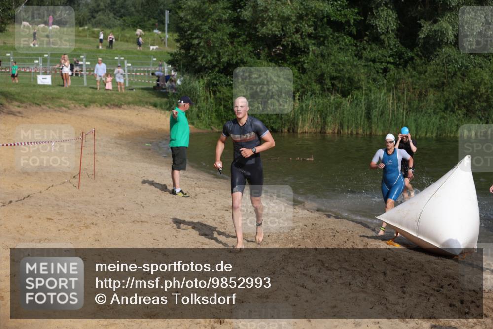 21.06.2026 - 29. Vierlanden-Triathlon Andreas Tolksdorf http://msf.ph/oto/9852993 21.06.2026 08:37:05 Schwimmen 24, 30, 63 meine-sportfotos.de