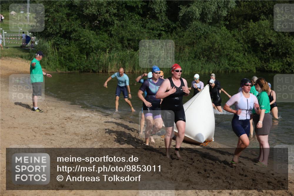 21.06.2026 - 29. Vierlanden-Triathlon Andreas Tolksdorf http://msf.ph/oto/9853011 21.06.2026 08:37:11 Schwimmen 46, 63 meine-sportfotos.de