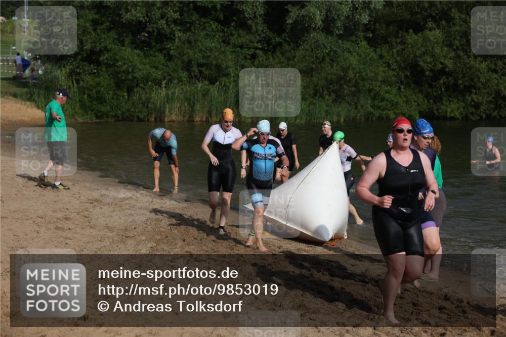 21.06.2026 - 29. Vierlanden-Triathlon Andreas Tolksdorf http://msf.ph/oto/9853019 21.06.2026 08:37:13 Schwimmen 46, 107 meine-sportfotos.de