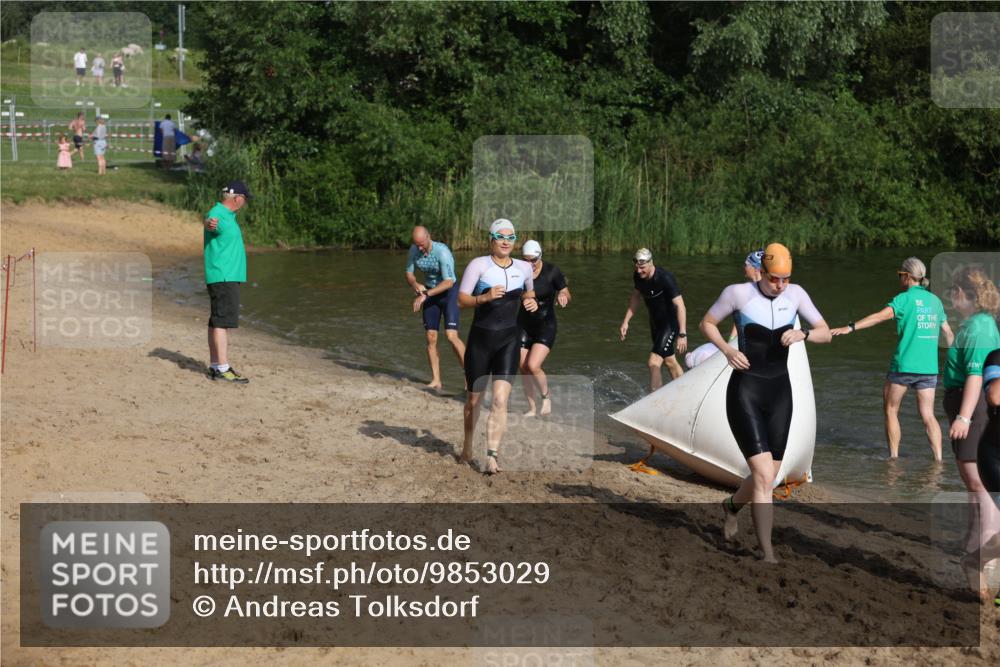 21.06.2026 - 29. Vierlanden-Triathlon Andreas Tolksdorf http://msf.ph/oto/9853029 21.06.2026 08:37:15 Schwimmen 46, 107 meine-sportfotos.de