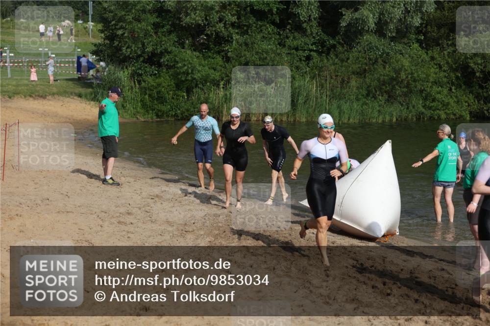 21.06.2026 - 29. Vierlanden-Triathlon Andreas Tolksdorf http://msf.ph/oto/9853034 21.06.2026 08:37:16 Schwimmen 46, 107, 127 meine-sportfotos.de