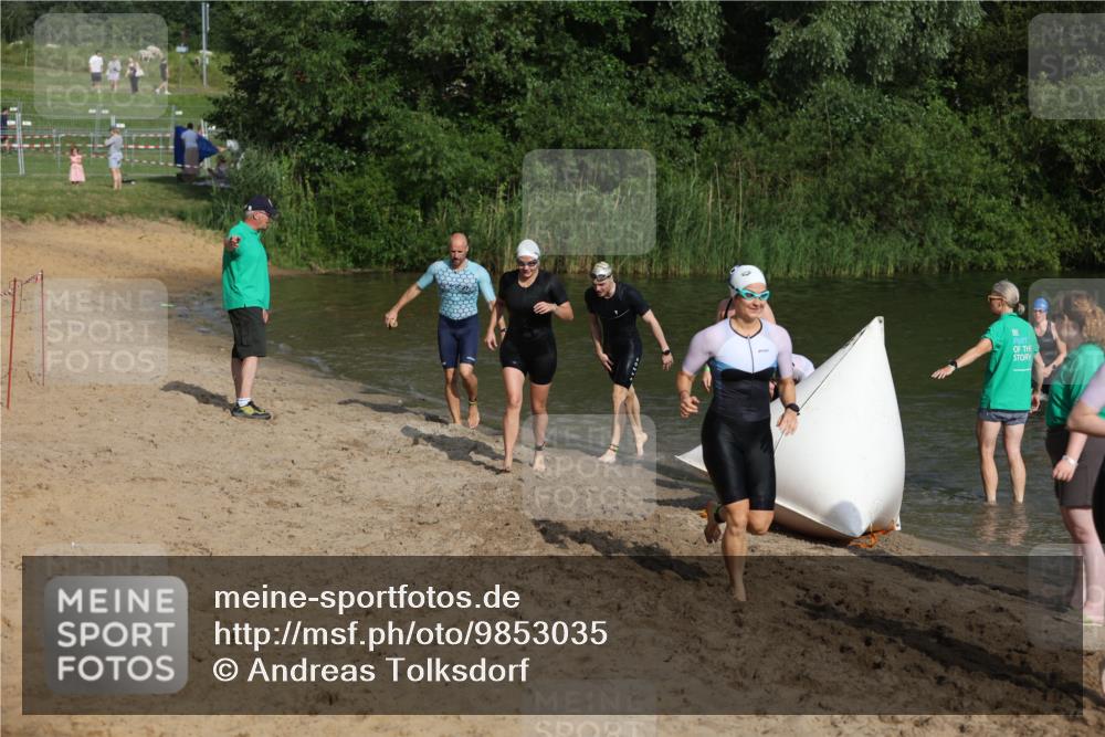 21.06.2026 - 29. Vierlanden-Triathlon Andreas Tolksdorf http://msf.ph/oto/9853035 21.06.2026 08:37:16 Schwimmen 46, 107, 127 meine-sportfotos.de