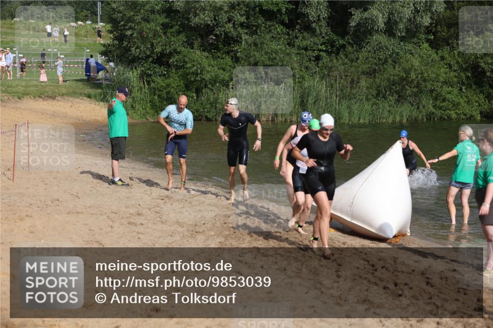 21.06.2026 - 29. Vierlanden-Triathlon Andreas Tolksdorf http://msf.ph/oto/9853039 21.06.2026 08:37:18 Schwimmen 31, 46, 107, 127 meine-sportfotos.de
