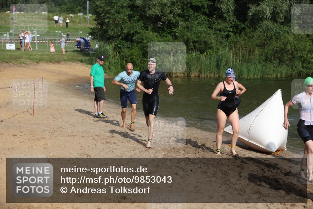 21.06.2026 - 29. Vierlanden-Triathlon Andreas Tolksdorf http://msf.ph/oto/9853043 21.06.2026 08:37:20 Schwimmen 31, 46, 107, 127 meine-sportfotos.de