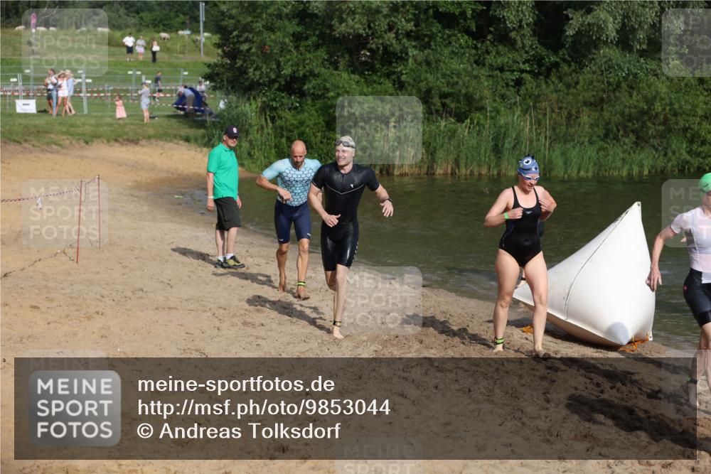 21.06.2026 - 29. Vierlanden-Triathlon Andreas Tolksdorf http://msf.ph/oto/9853044 21.06.2026 08:37:20 Schwimmen 31, 46, 107, 127 meine-sportfotos.de